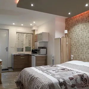 studio-mistral.hotels-rhonealpes.com/